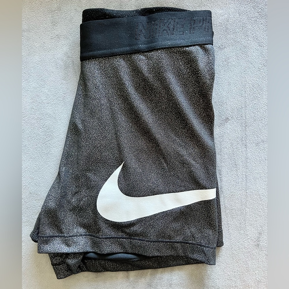 Nike Pro Dri-FIT Sparkle 3" Training Shorts - Medium